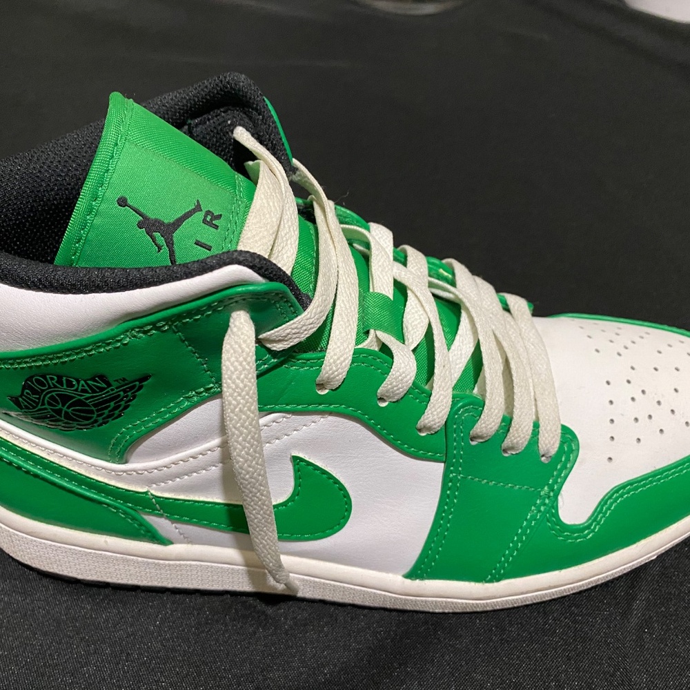 Jordan 1 Mid Lucky Green - Picture 3 of 3